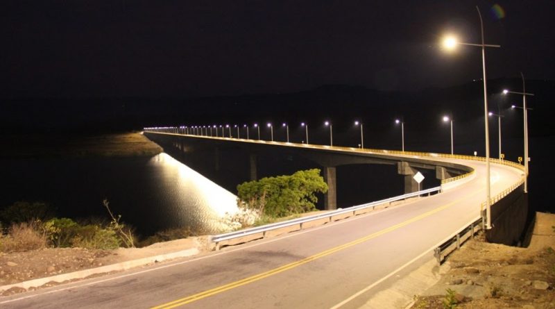 Proyecto de iluminación LED, en viaducto construido durante ejecución de la Central El Quimbo en Colombia