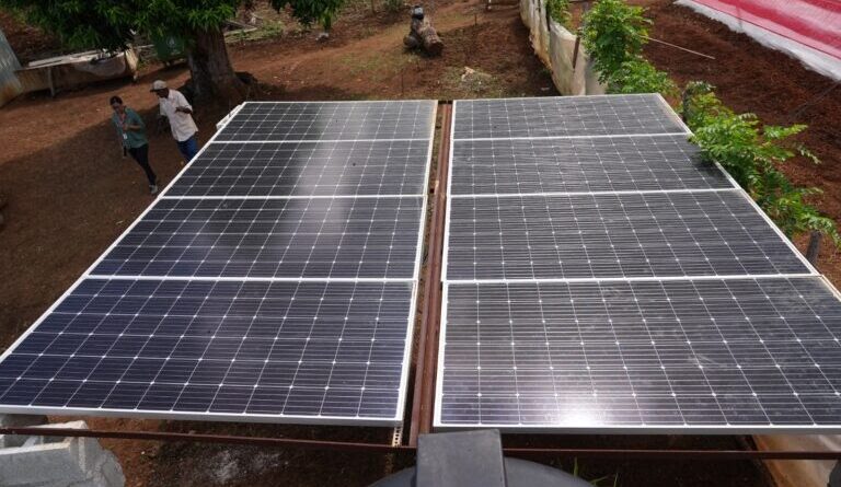 MEM inaugura proyectos de paneles solares para electrificación rural y bombas sumergibles en Higüey